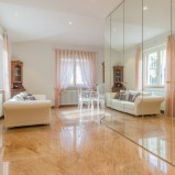 Piacenza- Villa composta da 3 appartamenti